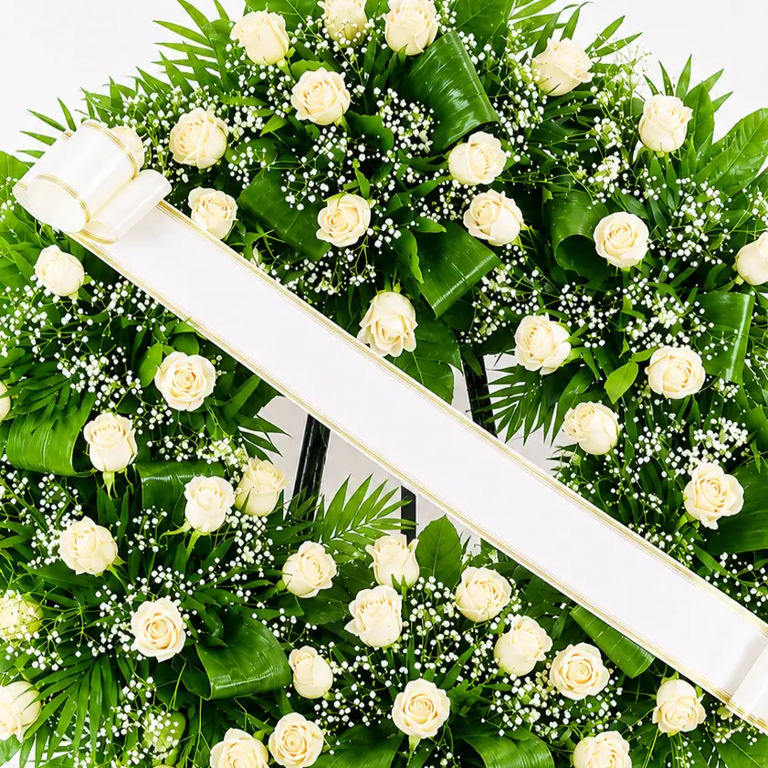 corona funebre de rosas blancas 1 corona funebre de rosas blancas 1